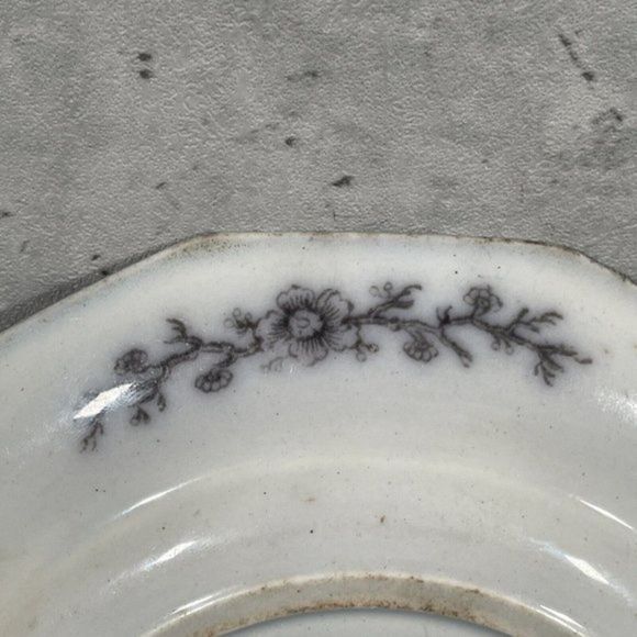 Antique J. Heath Tonquin Ceramic JH Black Boat Round Salad Plate 7" x 7" - Picture 7 of 8